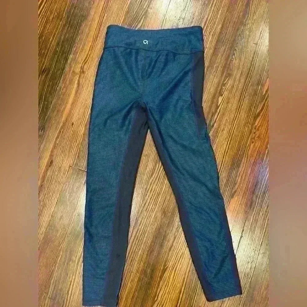 Gap Women’s workout pants size Medium